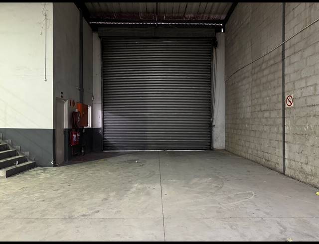 1,069M² WAREHOUSE TO LET IN BRIARDENE